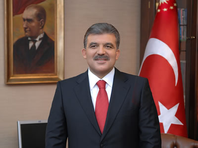 Abdulla Gül İlham Əliyevi təbrik etdi